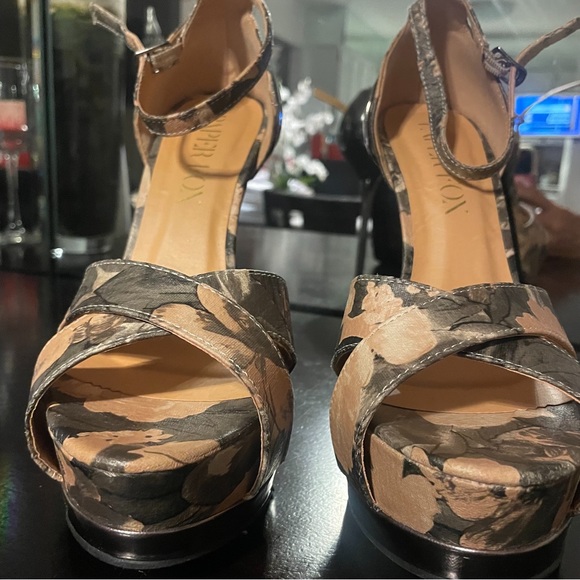 Paperfox strappy platform heels - Picture 8 of 9